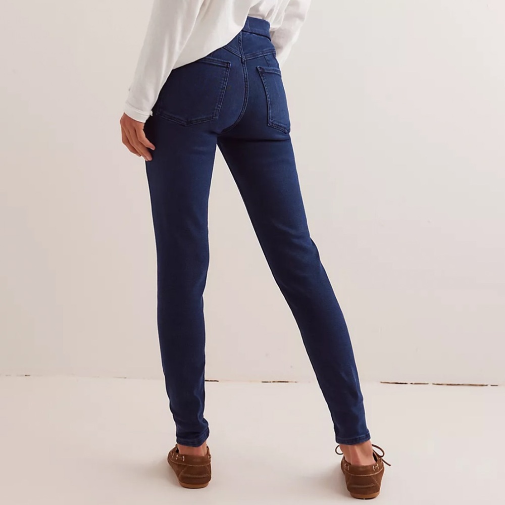 We The Free High Rise Stretch Blue Jeans Size 31